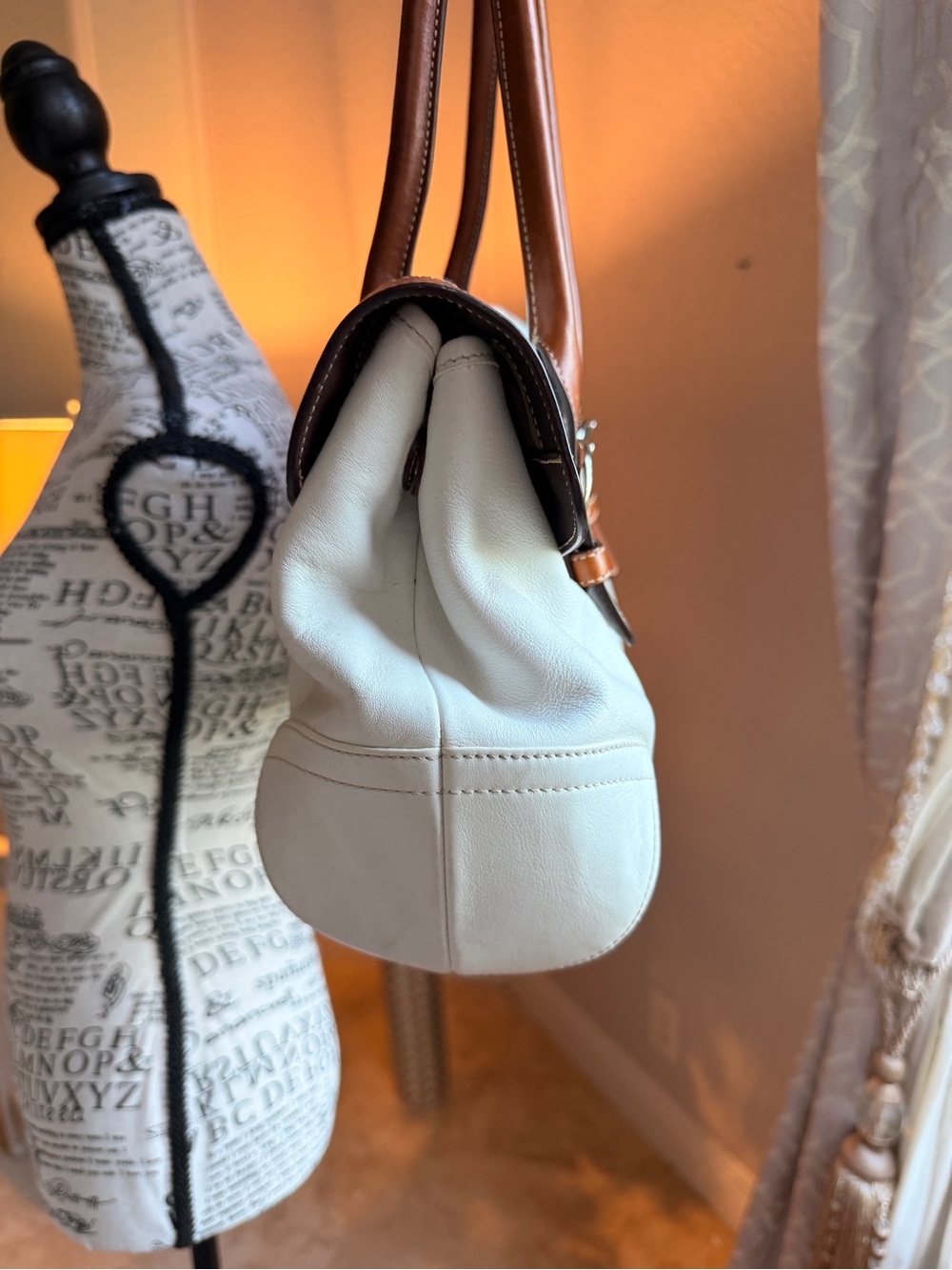 VTG Coach Soho Leather Flap Satchel Bag White Brown Trim 9636 - Picture 5 of 11